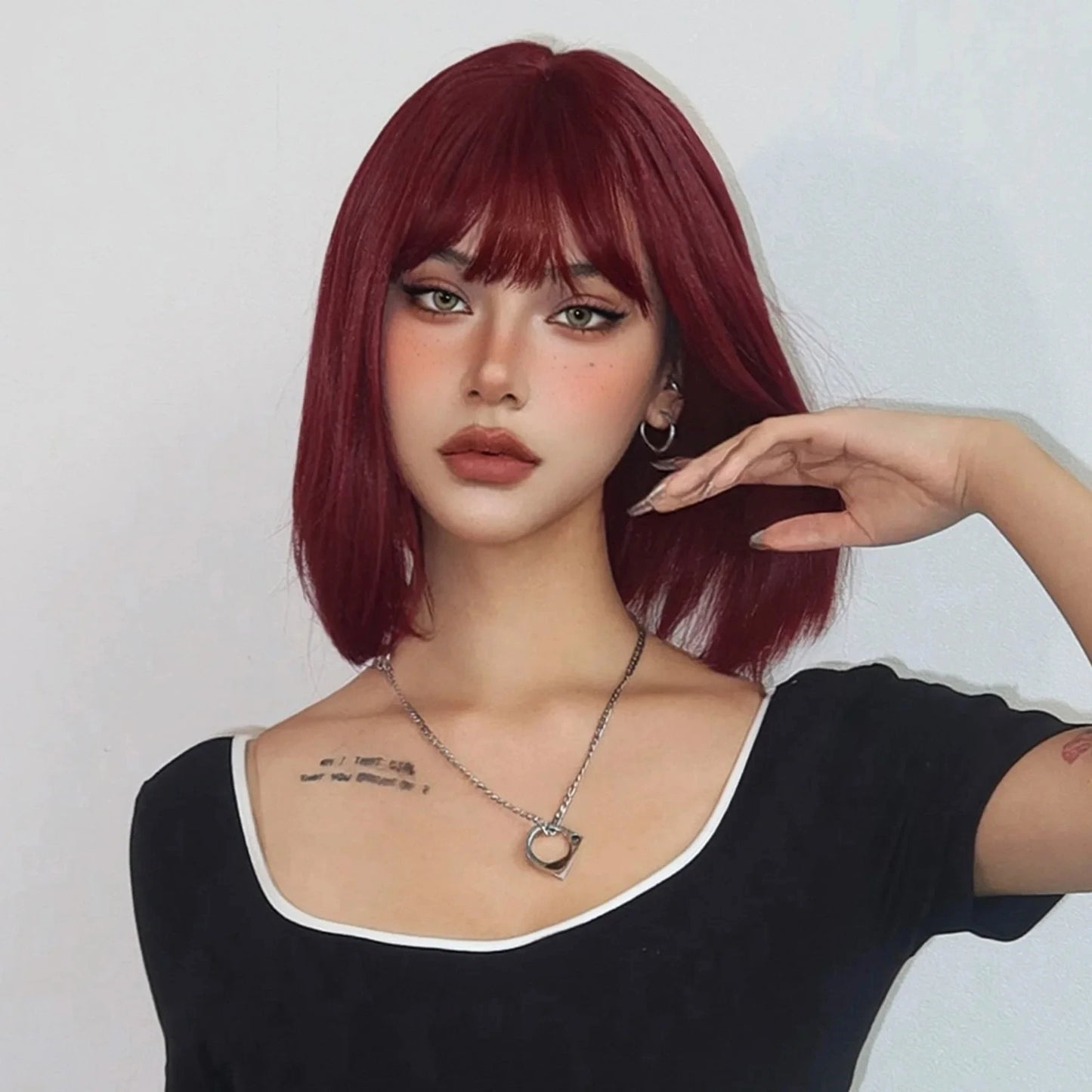 Short bob hairstyle, wine red synthetic wig, Halloween party cosplay wig, daily high-temperature hair accessory wig set