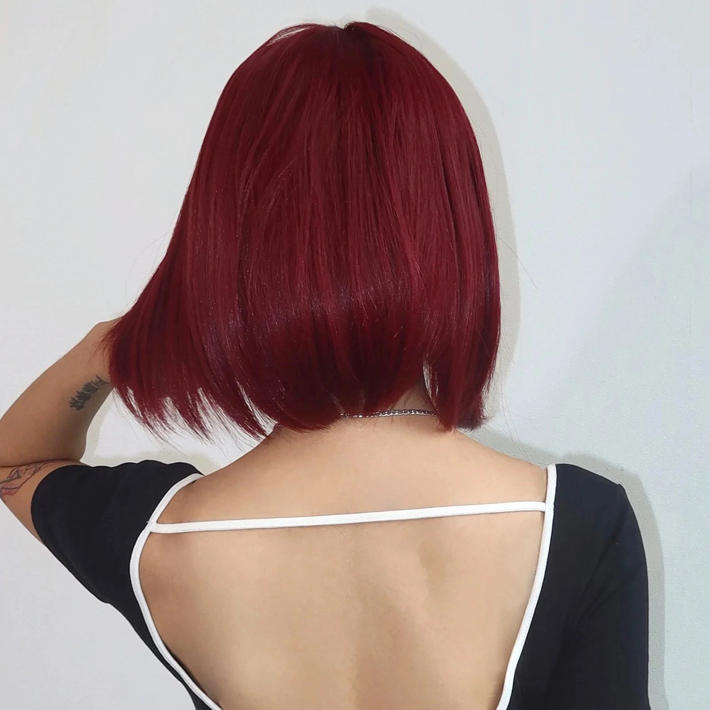Short bob hairstyle, wine red synthetic wig, Halloween party cosplay wig, daily high-temperature hair accessory wig set