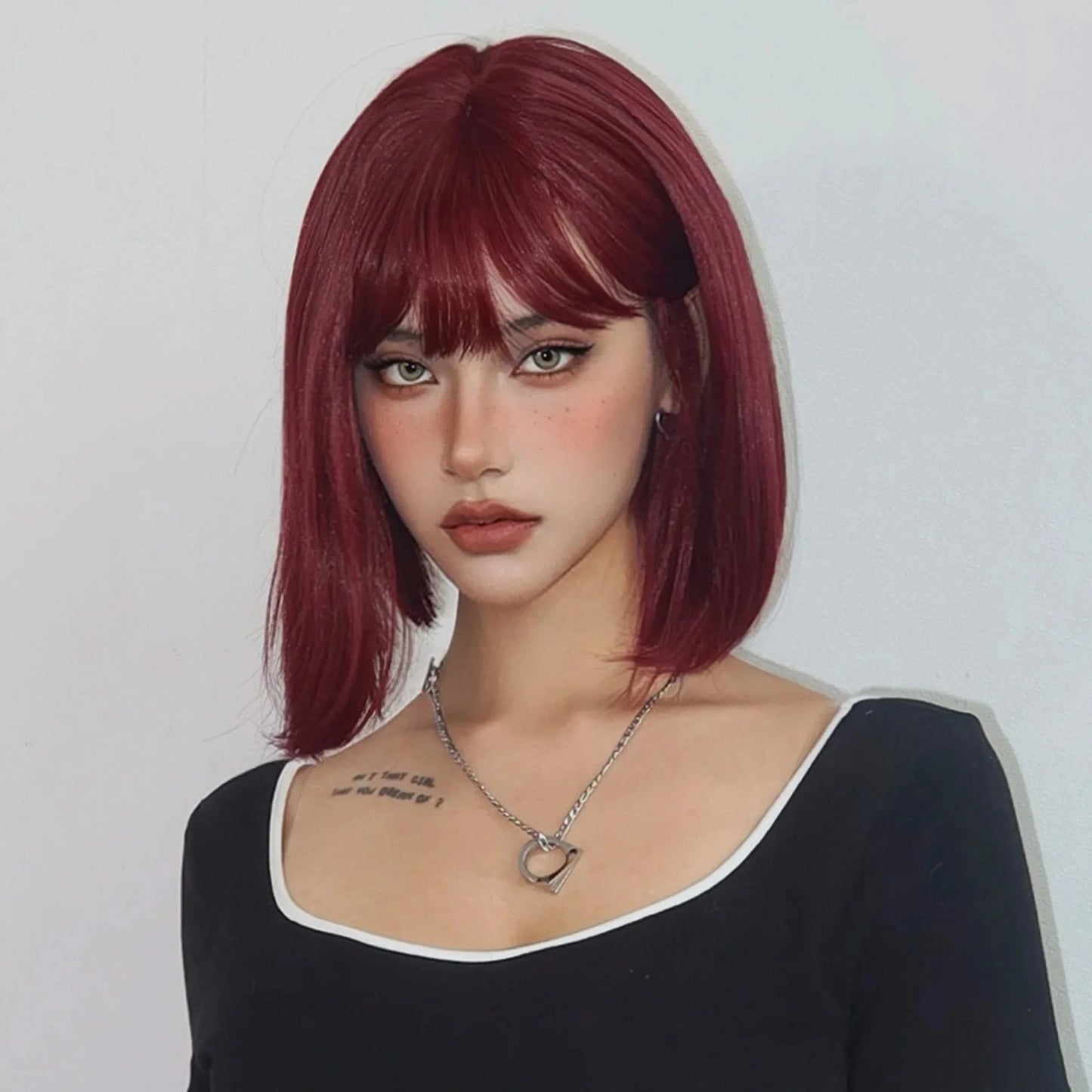 Short bob hairstyle, wine red synthetic wig, Halloween party cosplay wig, daily high-temperature hair accessory wig set