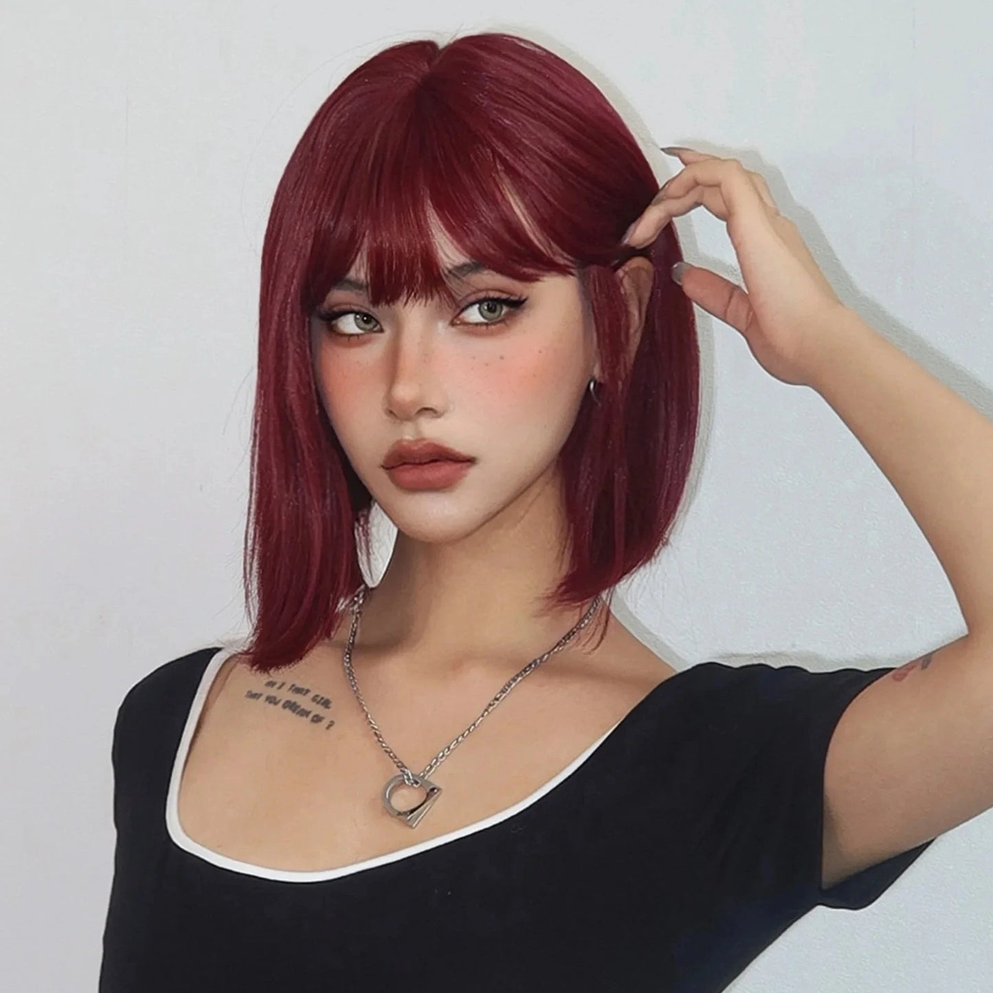 Short bob hairstyle, wine red synthetic wig, Halloween party cosplay wig, daily high-temperature hair accessory wig set